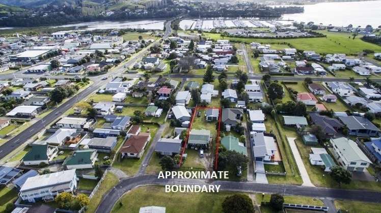 205 The Square Whangamata_11