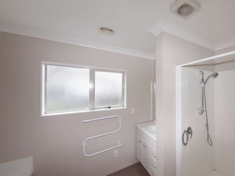 5a Gifford Grove Churton Park_10