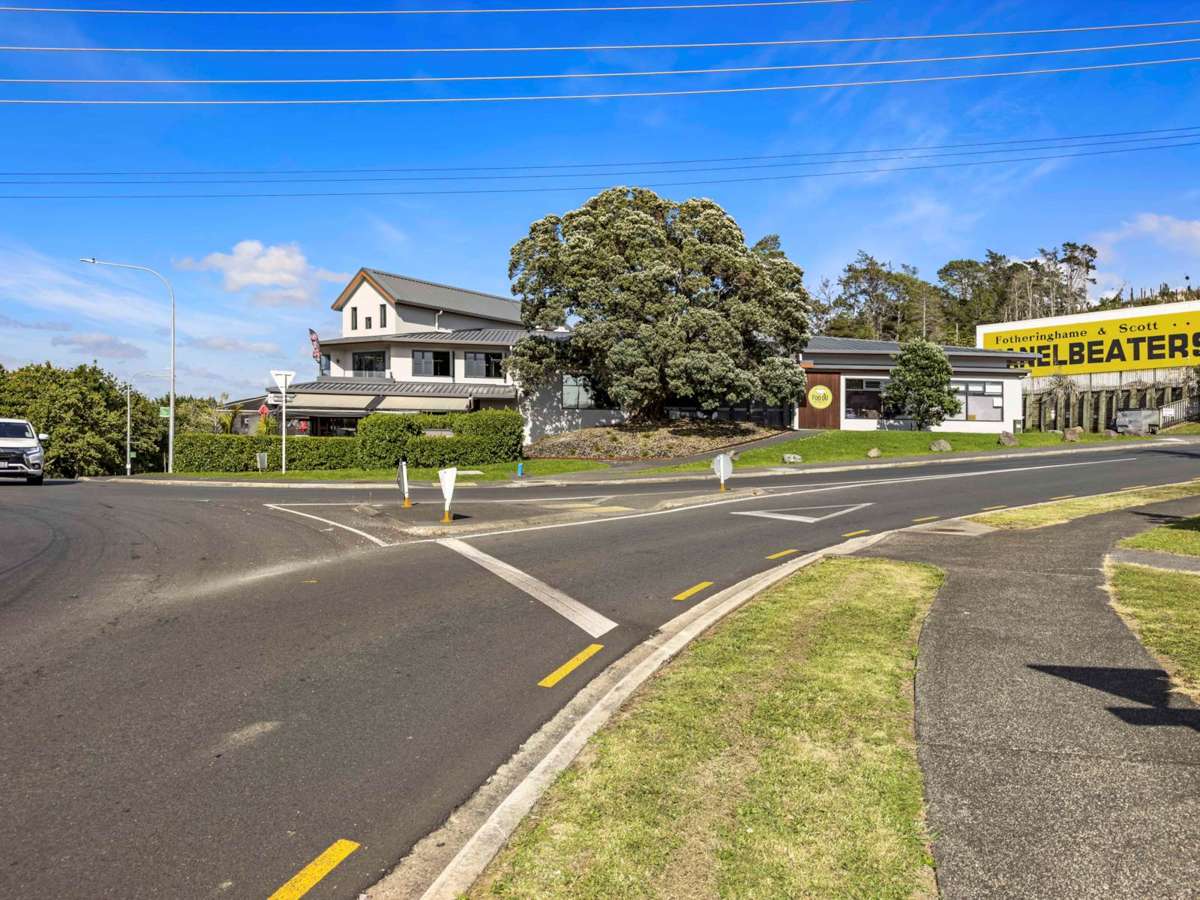 Unit 2/23 Wainui Road_0