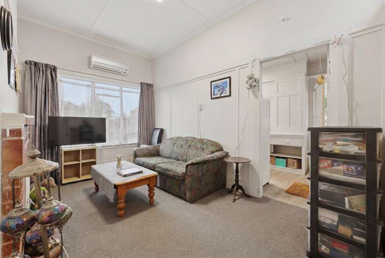 377 & 377A South Road Caversham_10