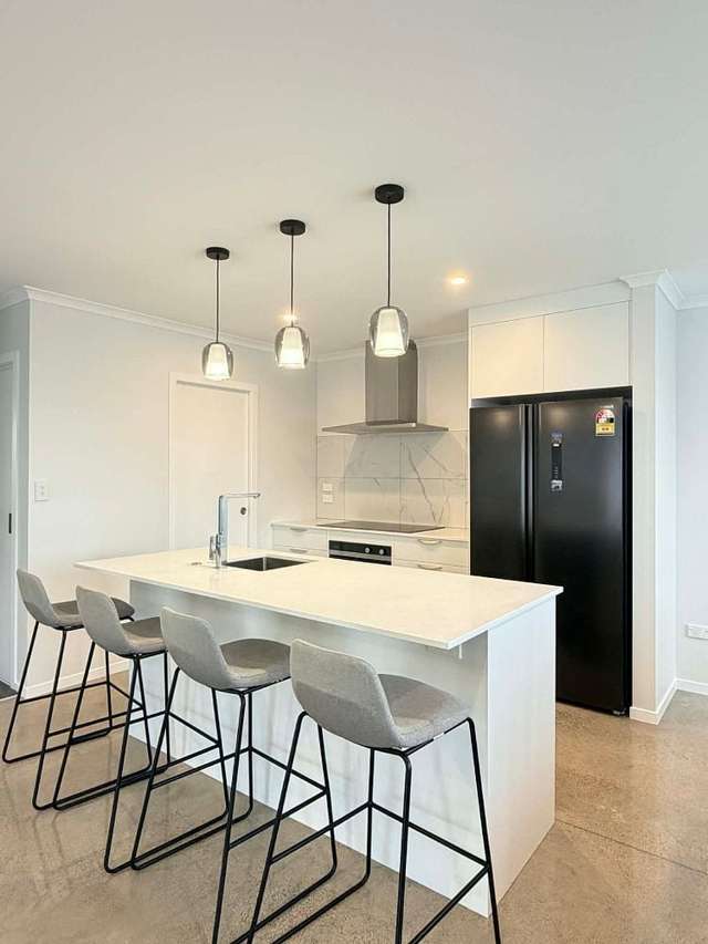 Near New Modern 4‑Bedroom Home for Rent-Lockerbie