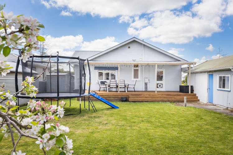 18 Burns Avenue Takaro_3