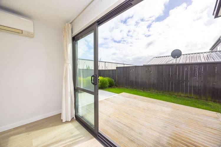 6 Henry Lloyd Place Silverdale_10