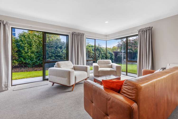 78 Regency Crescent Redwood_5