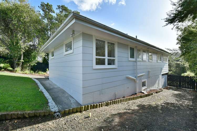 61 Gledstane Road Stanmore Bay_24