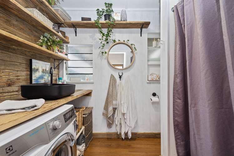 38A Robinson Avenue Holdens Bay_10