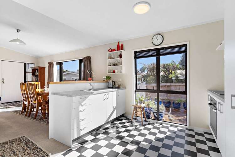 3/10 Springbank Lane Te Atatu Peninsula_5