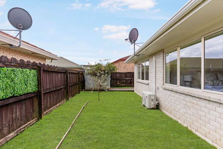 2/329 Botany Road Golflands_17