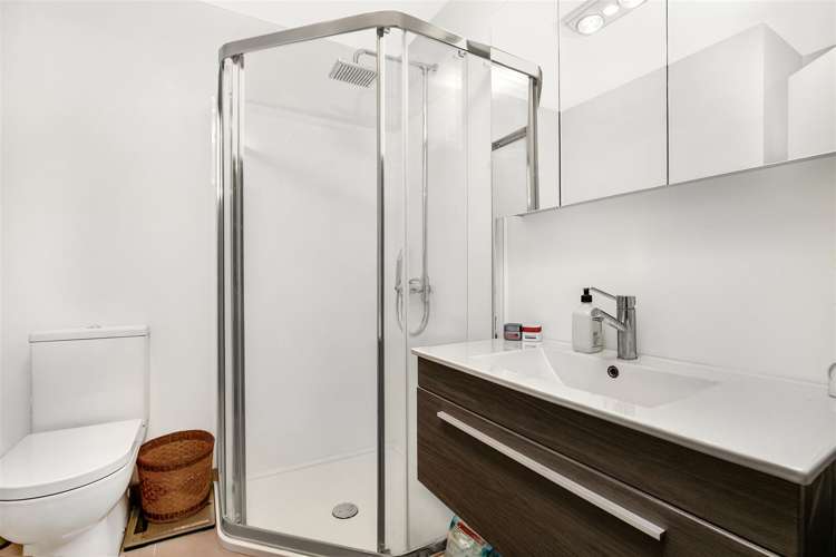 31/11 Ray Small Drive Papakura_8