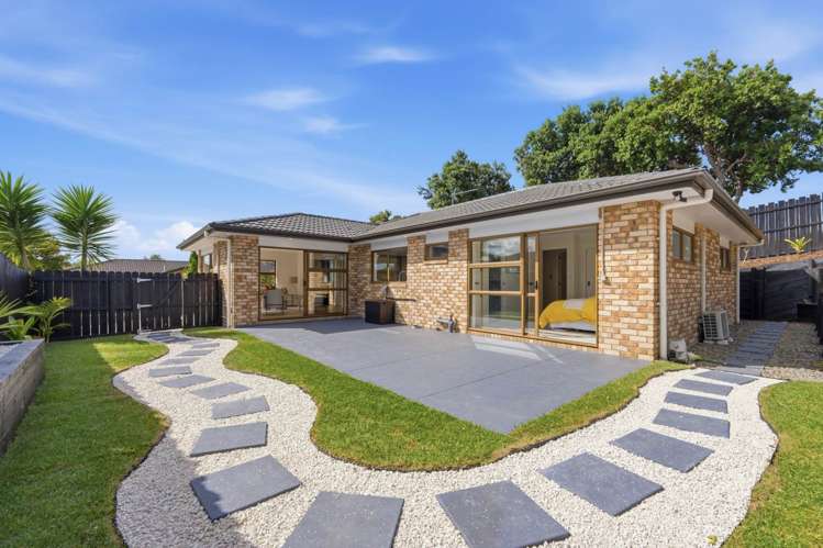 8 Caldecote Place Flat Bush_13