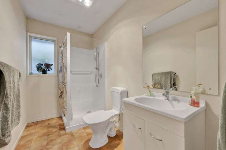 20 Woodham Courts Linwood_11