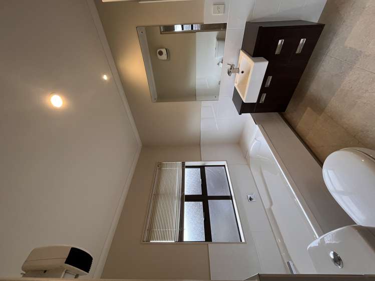 8 Terrasini Drive Flat Bush_11