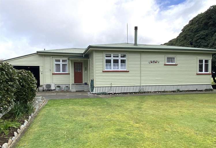 2 Sinnamon Street Reefton_22