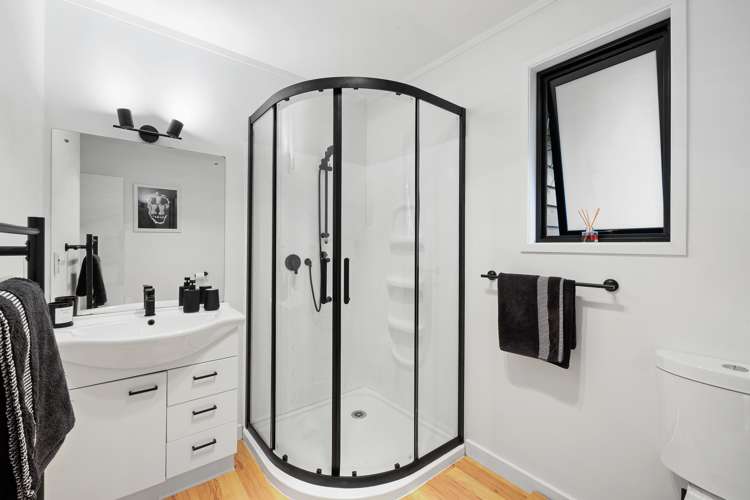 145 Seaview Road Westown_8