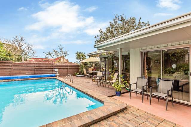 25 Serrita Avenue Sunnyhills_3