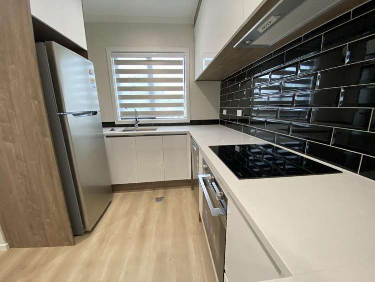 1B/19 Hibiscus Avenue Hamilton Lake_4