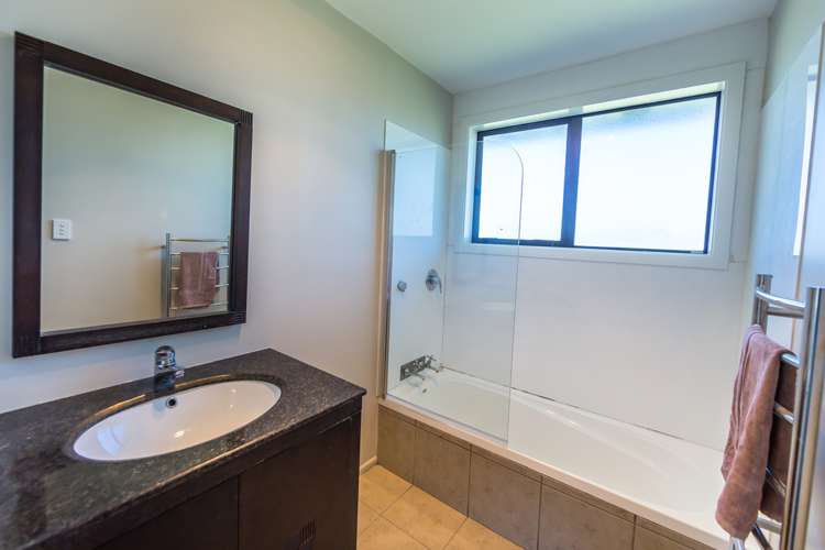 18 George Street Rolleston_9