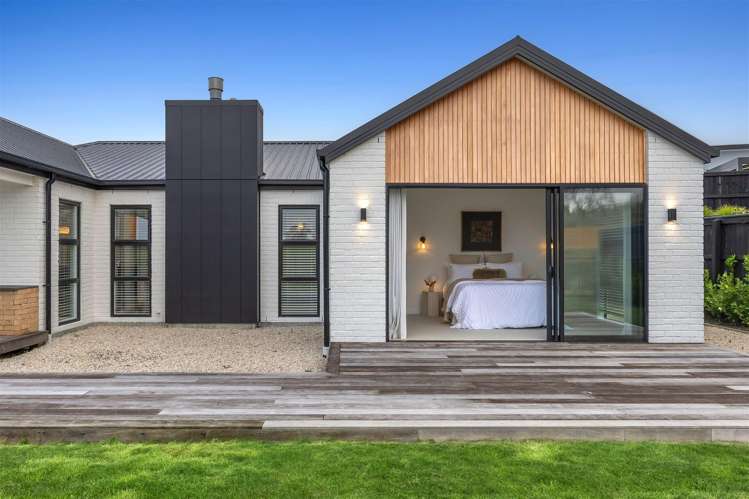 58 Les Wakefield Road_0