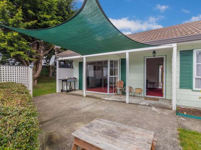 6 Memphis Grove Totara Park_1