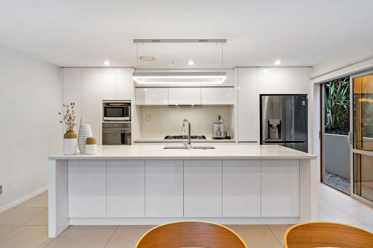 6 Tuatini Place Long Bay_8