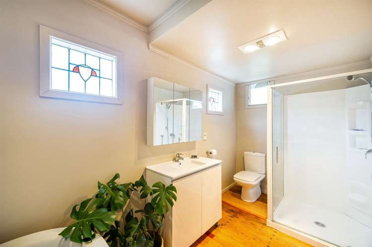 669 Beach Road Rothesay Bay_31