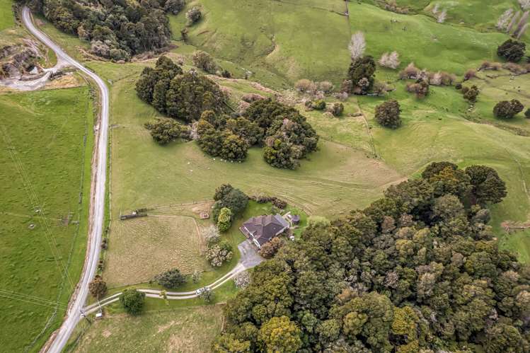 26 Puriri Glade Maungaturoto_27