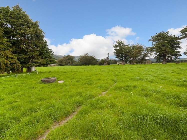 8 Whitemans Valley Road Whitemans Valley_16