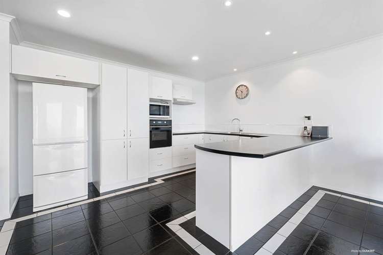 30a Crispe Road Clarks Beach_12