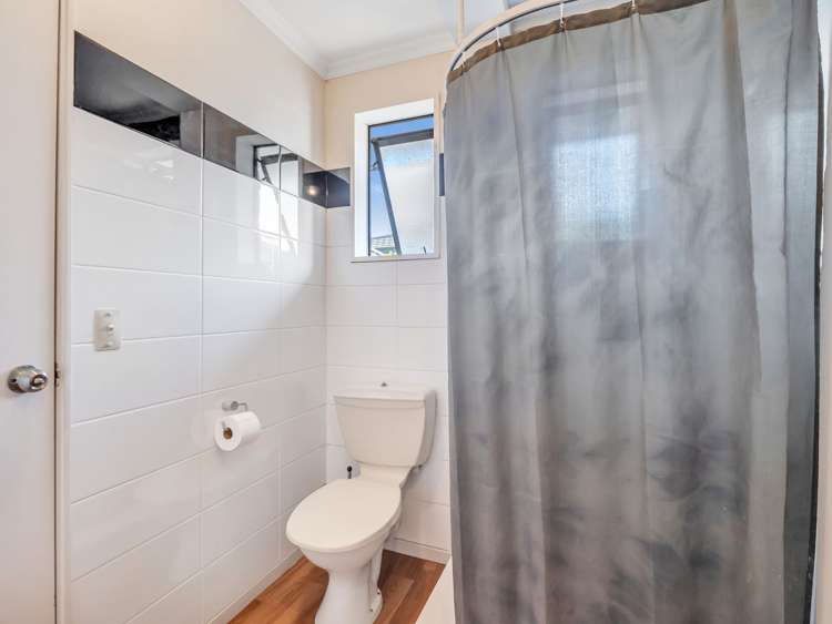 2/56 Aorangi Road Bryndwr_31