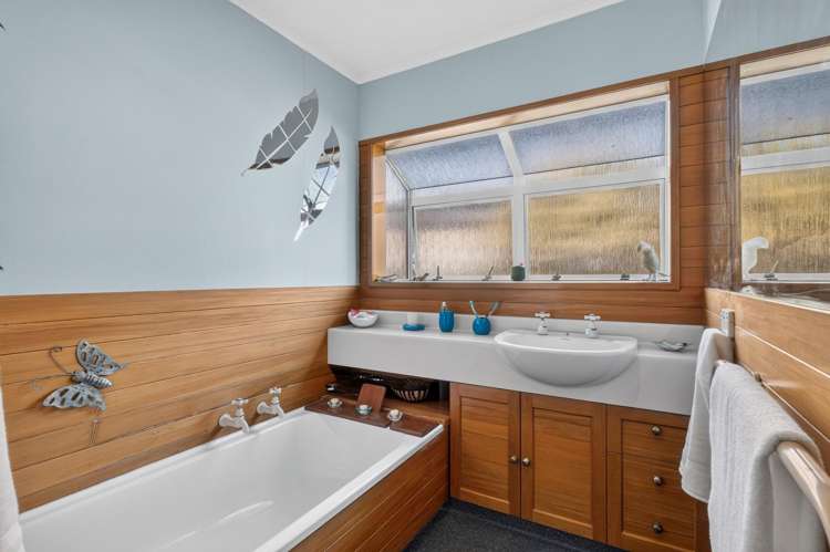 9 Farnham Drive Richmond_13