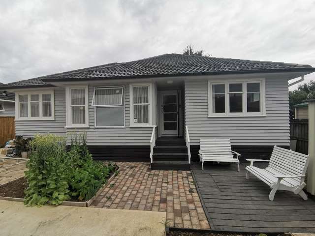 15C Rimu Road, Mangere Bridge