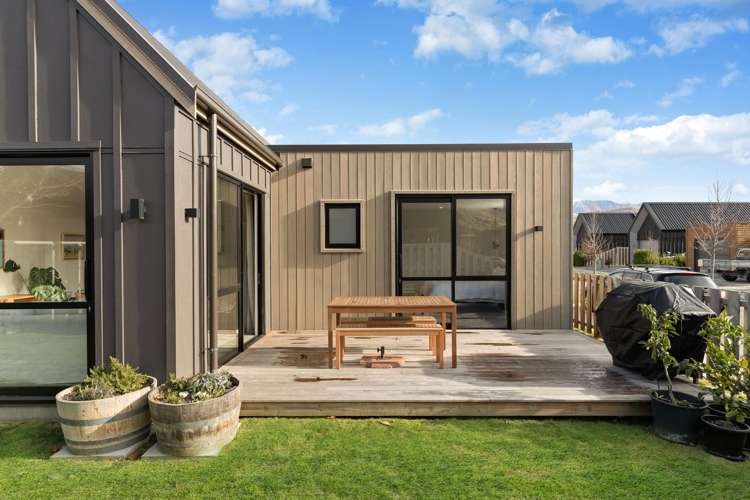1 Bellamore Street Dalefield/Wakatipu Basin_12