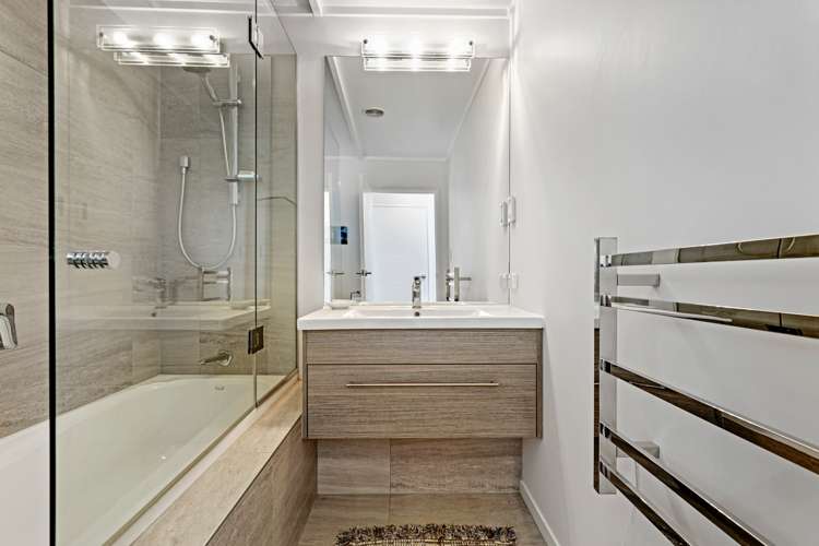 2/14 Mere Road Taupo_21