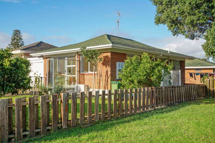 28 Faith Bullock Place New Lynn_1