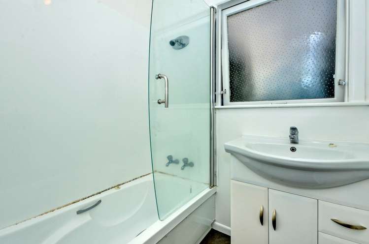 26 Eskdale Road Birkdale_10