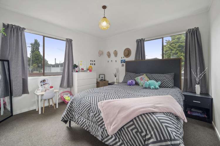 1 Deborah Place Mangakakahi_8