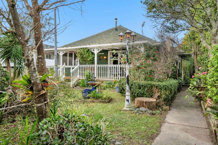 8 Revel Avenue Mount Roskill_3