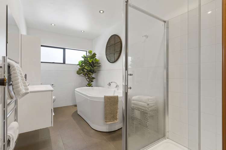 86 Godley Road Green Bay_24