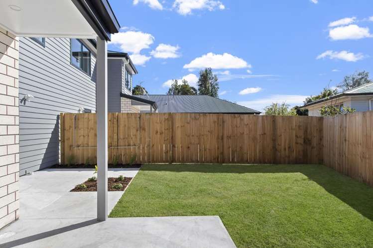 2/1 Garthwood Road Hillcrest_19