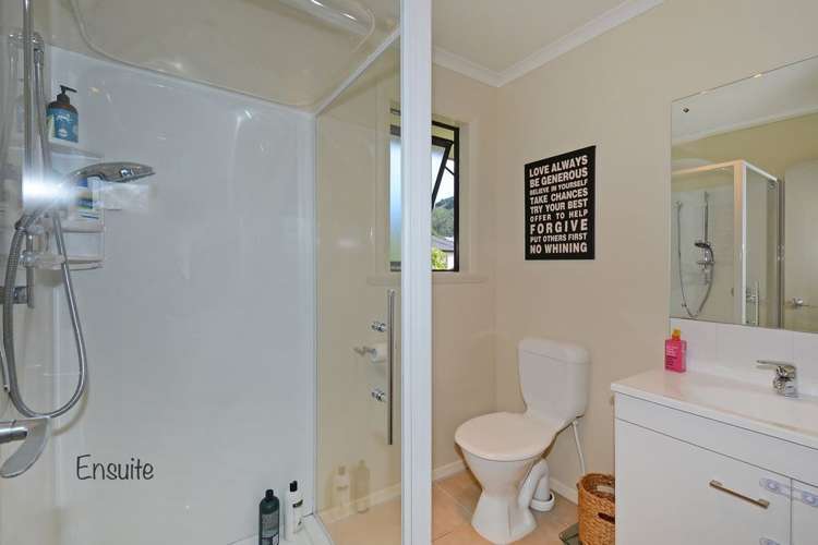 18 Ronald Scott Grove Riverstone Terraces_11