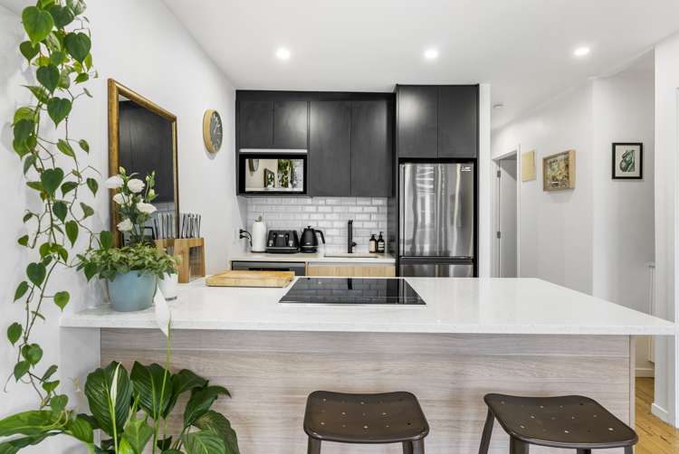 4/9 Don Croot Street Morningside_5