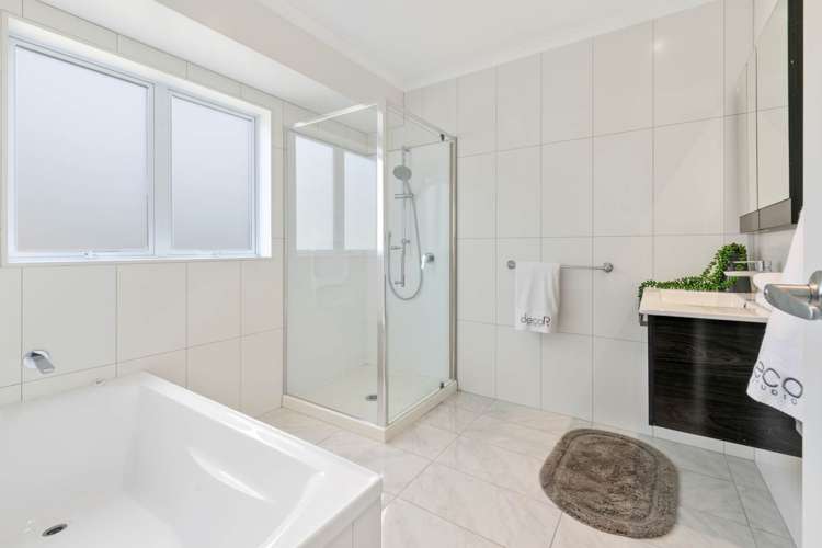 10 Soljans Place Flat Bush_18