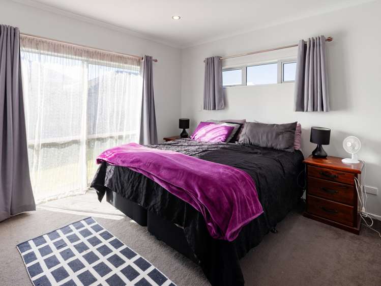 8 Hatfield Way Huntington_12