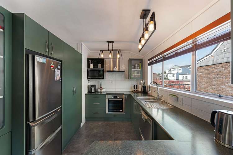 71 Meadway Sunnyhills_8