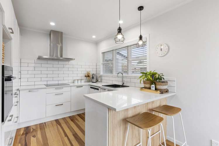 1/104 Beach Road Pahurehure_8