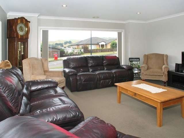 60 Te Puia Drive Aotea_2