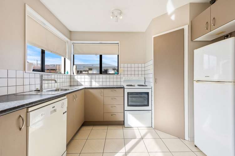 2/64 Neill Street Hornby_1