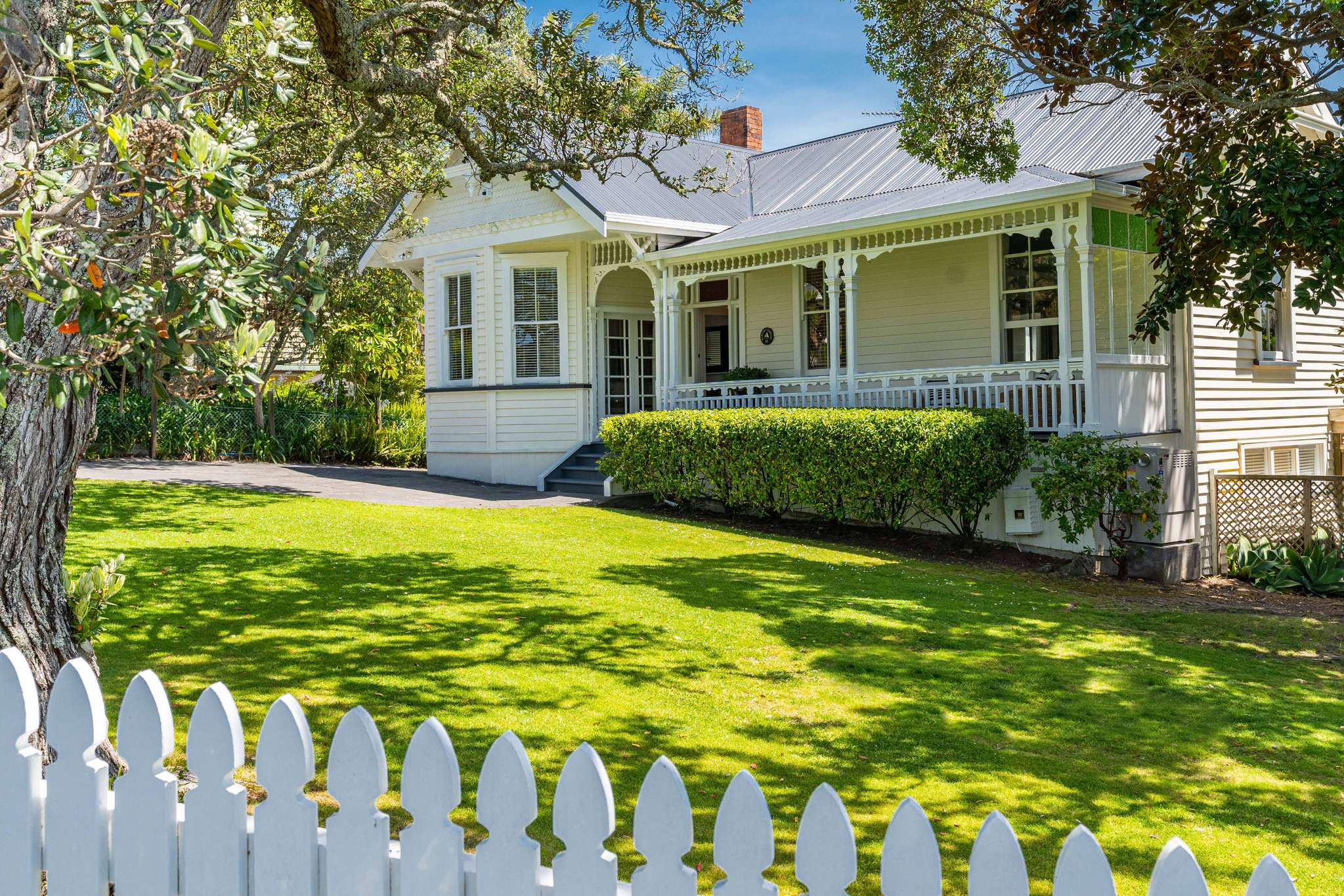 Auckland’s design guru sells Birkenhead villa for $2.375m