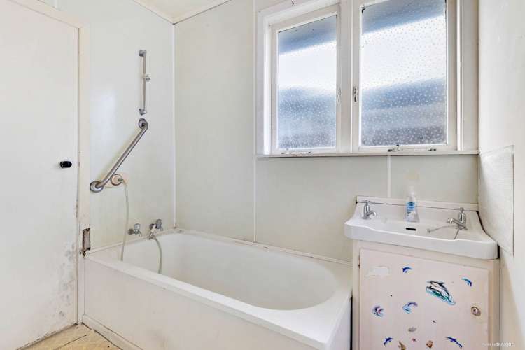 3 Taipari Road Te Atatu Peninsula_15