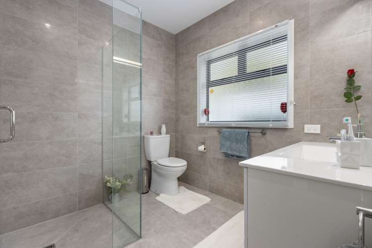 36 The Loop Meeanee_16